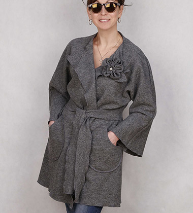 Мастер-класс «Весеннее пальто», выполненный на коверлоке Elna 845