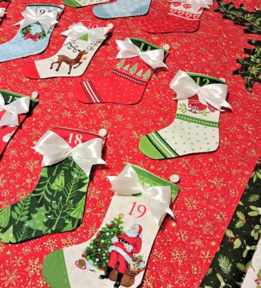 Мастер-класс «Рождественский календарь», выполненный на швейной машине Elna eXcellence 680