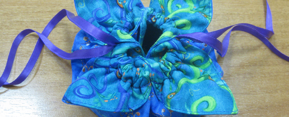 Мастер-класс «Мешочек для подарка», выполненный на швейной машине Elna 1120