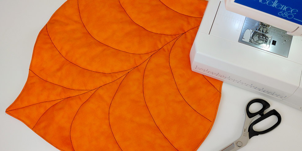 Мастер-класс «Коврик в виде листика» на компьютерной швейной машине Elna eXcellence 680
