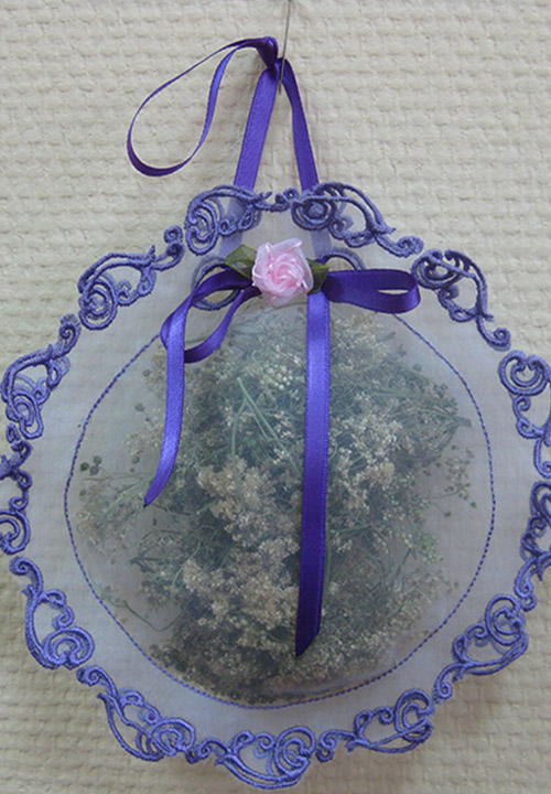 Мастер-класс «САШЕ», выполненный на вышивальной машине Elna eXpressive 830