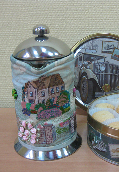 Мастер-класс «Чехол на френч пресс», выполненный на Elna eXpressive 830 и ELNA eXcellence 680