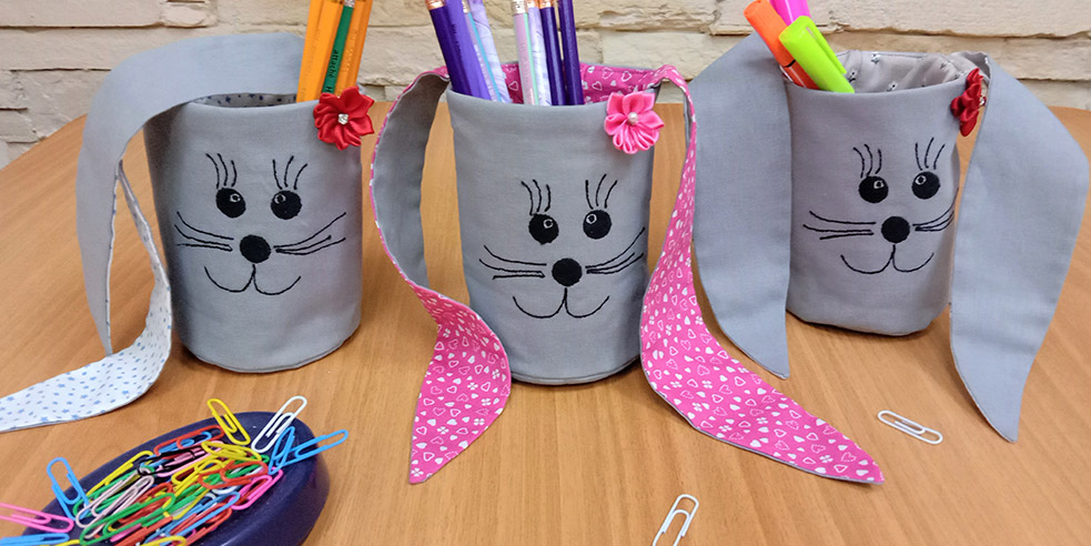 Мастер-класс «Зайка-помогайка», выполненный на компьютерной швейной машине Elna eXperience 450