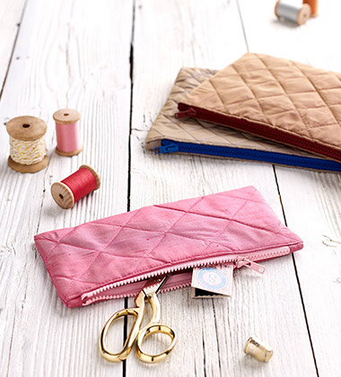 Стёганая сумочка для швейных аксессуаров 