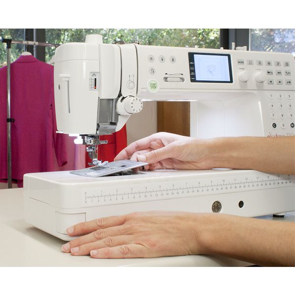 История Elna — 2019