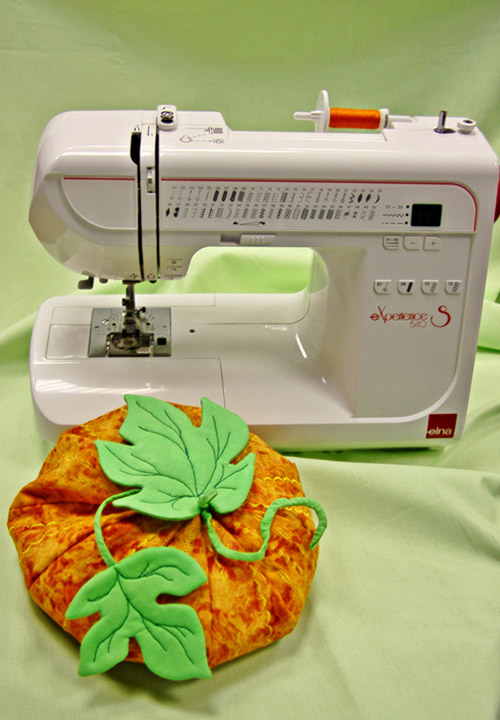 Мастер-класс «Подушечка «Тыква», выполненный на швейной машине Elna eXperience 540S