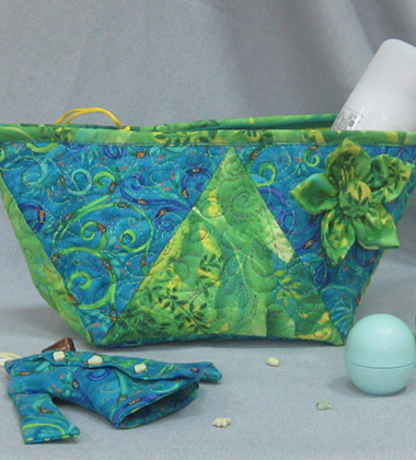 Мастер-класс «Косметичка», выполненный на швейной машине Elna 3007 GENEVA 