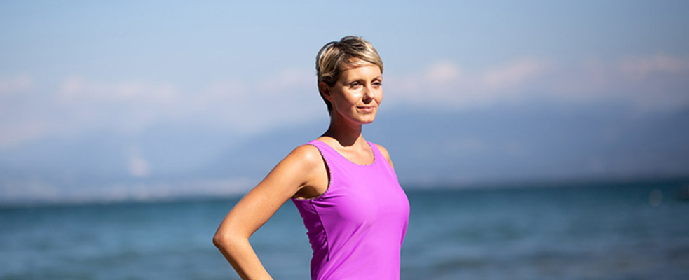 Мастер-класс «Топ для йоги», выполненный на Elna 664 Pro и Elna easycover