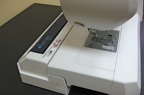 Мастер-класс «Косметичка», выполненный на швейно-вышивальной машине Elna 860