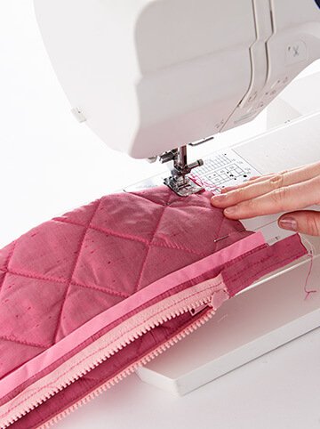 Стёганая сумочка для швейных аксессуаров