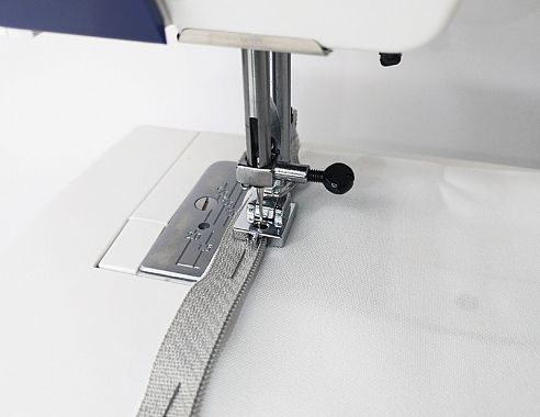 Janome Лапка для потайной молнии Z, 202-475-002