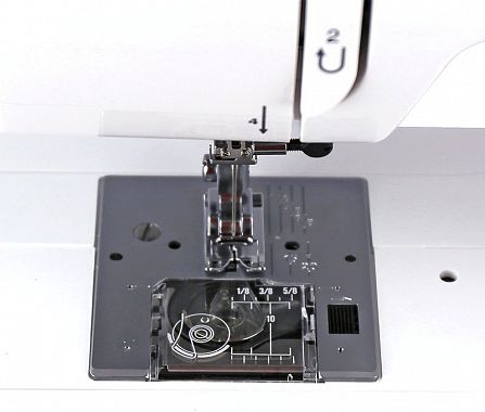 Электромеханическая швейная машина Elna 2600